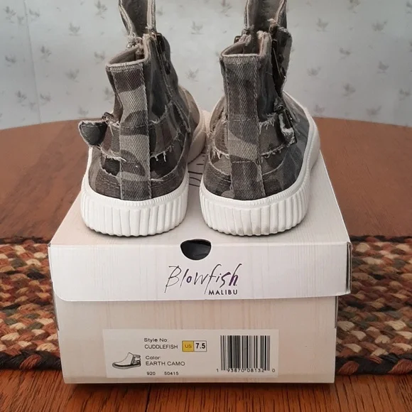 Blowfish Malibu CUDDLEFISH Mid Top Sneakers - Picture 10 of 12
